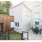 Apartman 200 M Avec Terrasse Et Jardin