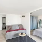 200 M Avec Terrasse Et Jardin * Royan
