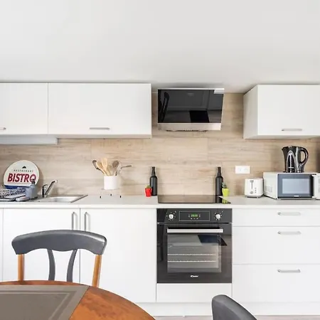200 M Avec Terrasse Et Jardin Apartman Royan