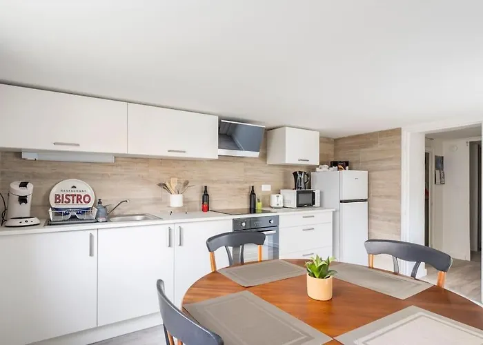 200 M Avec Terrasse Et Jardin *