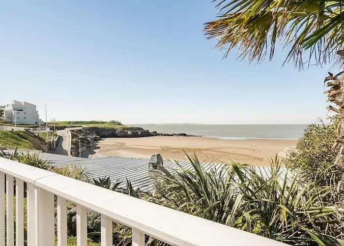 Apartment 200 M Avec Terrasse Et Jardin