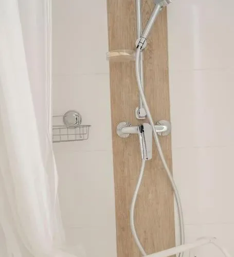 Apartment 200 M Avec Terrasse Et Jardin *